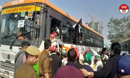 किसानों का जेल भरो आंदोलन : ग्रेटर नोएडा के परी चौक पर किसानों और महिलाओं की गिरफ्तारी किसानों का जेल भरो आंदोलन : ग्रेटर नोएडा के परी चौक पर किसानों और महिलाओं की गिरफ्तारी