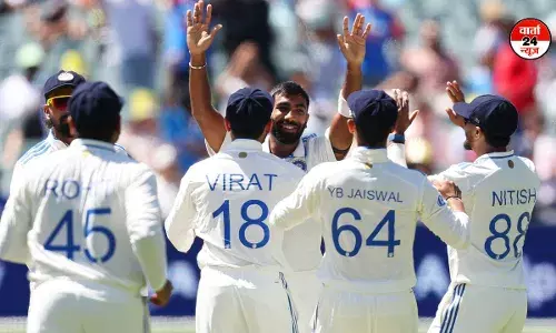 बॉर्डर-गावस्कर ट्रॉफी: भारत की बल्लेबाजी लड़खड़ाई, ऑस्ट्रेलिया के खिलाफ 29 रनों से पीछे बॉर्डर-गावस्कर ट्रॉफी: भारत की बल्लेबाजी लड़खड़ाई, ऑस्ट्रेलिया के खिलाफ 29 रनों से पीछे