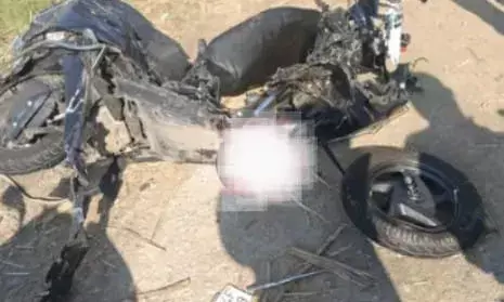 शादी समारोह से वापस लौट रहे स्कूटी सवार को कार चालक ने मारी टक्कर, एक की मौत और एक घायल