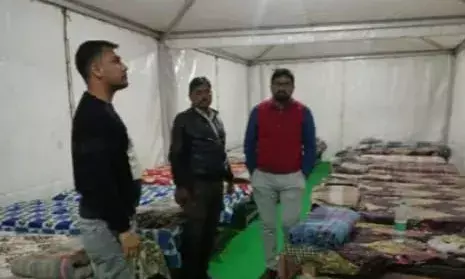 नगर निगम के अधिकारियों ने रेन बसेरों में पहुंचकर किया मौका मुआयना नगर निगम के अधिकारियों ने रेन बसेरों में पहुंचकर किया मौका मुआयना