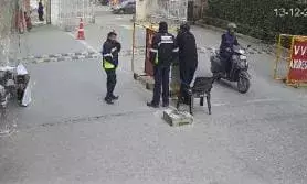 अकाउंटेंट ने अपने घर से 4 किलोमीटर दूर समिति की 14वीं मंजिल से कूद कर किया सुसाइड अकाउंटेंट ने अपने घर से 4 किलोमीटर दूर समिति की 14वीं मंजिल से कूद कर किया सुसाइड