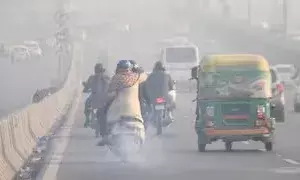 Delhi-NCR में लागू हुआ GRAP-3, फिर से वायु गुणवत्ता बिगड़ी Delhi-NCR में लागू हुआ GRAP-3, फिर से वायु गुणवत्ता बिगड़ी