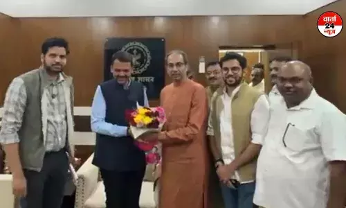 उद्धव ठाकरे ने की सीएम फडणवीस से मुलाकात, आदित्य ठाकरे ने कहा- राज्यहित में सत्तापक्ष और विपक्ष को साथ काम करना चाहिए उद्धव ठाकरे ने की सीएम फडणवीस से मुलाकात, आदित्य ठाकरे ने कहा- राज्यहित में सत्तापक्ष और विपक्ष को साथ काम करना चाहिए