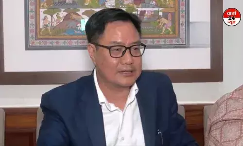 अमित शाह के बयान पर बवाल: जानें किरेन रिजिजू ने पलटवार करते हुए किस नाटक का किया खंडन अमित शाह के बयान पर बवाल: जानें किरेन रिजिजू ने पलटवार करते हुए किस नाटक का किया खंडन