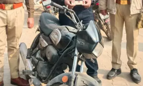 दिल्ली से चोरी की बाइक के साथ वाहन चोर गिरफ्तार, पुलिस ने किया खुलासा दिल्ली से चोरी की बाइक के साथ वाहन चोर गिरफ्तार, पुलिस ने किया खुलासा