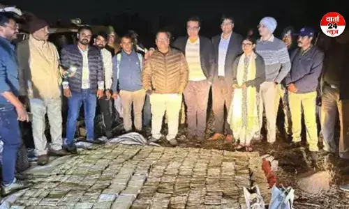 भोपाल में RTO के पूर्व आरक्षक सौरभ शर्मा के घर छापेमारी, 52 किलो सोना और ₹9.86 करोड़ कैश बरामद भोपाल में RTO के पूर्व आरक्षक सौरभ शर्मा के घर छापेमारी, 52 किलो सोना और ₹9.86 करोड़ कैश बरामद