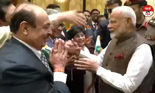 पीएम मोदी का ऐतिहासिक कुवैत दौरा: भारतीय समुदाय के लोगों से की मुलाकात