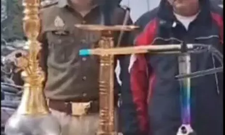 हुक्का बार चलाने वाले दो गिरफ्तार, पुलिस ने की कार्रवाई हुक्का बार चलाने वाले दो गिरफ्तार, पुलिस ने की कार्रवाई