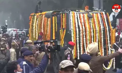 मनमोहन सिंह के निधन पर स्मारक विवाद: कांग्रेस और आप ने केंद्र सरकार पर उठाए सवाल मनमोहन सिंह के निधन पर स्मारक विवाद: कांग्रेस और आप ने केंद्र सरकार पर उठाए सवाल