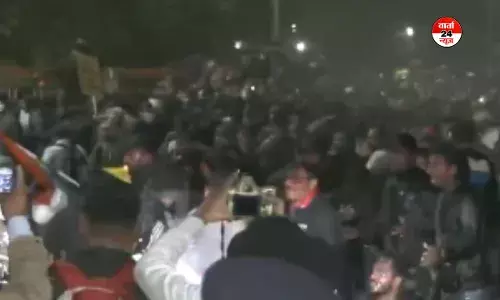 BPSC Protest: लाठीचार्ज के बावजूद BPSC अभ्यर्थियों का विरोध जारी, कहा-हमारे साथ कोई नहीं है BPSC Protest: लाठीचार्ज के बावजूद BPSC अभ्यर्थियों का विरोध जारी, कहा-हमारे साथ कोई नहीं है
