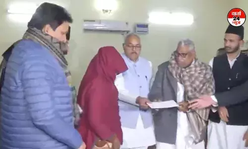 समाजवादी पार्टी ने संभल हिंसा पीड़ितों को 5-5 लाख रुपये की दी आर्थिक मदद, न्याय की उम्मीद जताई समाजवादी पार्टी ने संभल हिंसा पीड़ितों को 5-5 लाख रुपये की दी आर्थिक मदद, न्याय की उम्मीद जताई