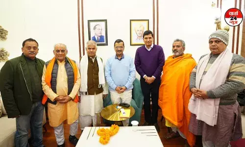 पुजारी ग्रंथी सम्मान योजना की घोषणा के बाद केजरीवाल से मिले पुजारी पुजारी ग्रंथी सम्मान योजना की घोषणा के बाद केजरीवाल से मिले पुजारी