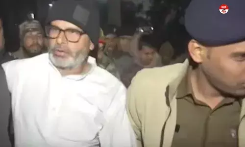 पटना में आमरण अनशन पर बैठे प्रशांत किशोर को जमानत, मेडिकल जांच के बाद मिली राहत पटना में आमरण अनशन पर बैठे प्रशांत किशोर को जमानत, मेडिकल जांच के बाद मिली राहत