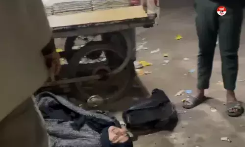 दुर्घटना: तेज रफ्तार कार ने युवतियों को मारी टक्कर