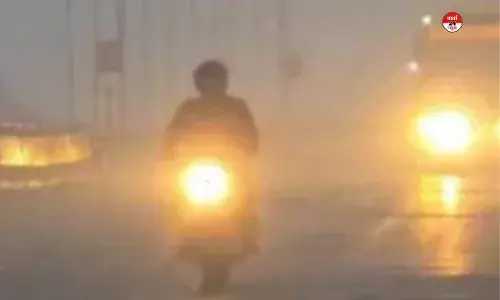 यूपी में ठंड का असर, कई जिलों में बूंदाबांदी से मौसम हुआ और सर्द यूपी में ठंड का असर, कई जिलों में बूंदाबांदी से मौसम हुआ और सर्द