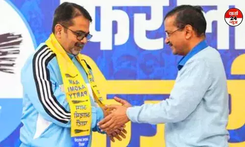 चुनाव आयोग के फैसले से खुश हुए अरविंद केजरीवाल, अवध ओझा का मामला सुलझा चुनाव आयोग के फैसले से खुश हुए अरविंद केजरीवाल, अवध ओझा का मामला सुलझा