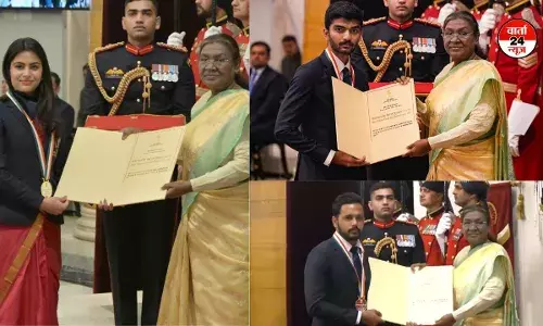 मेजर ध्यानचंद खेल रत्न पुरस्कार 2024: राष्ट्रपति द्रौपदी मुर्मू ने हरमनप्रीत सिंह, गुकेश डी और मनु भाकर को किया सम्मानित मेजर ध्यानचंद खेल रत्न पुरस्कार 2024: राष्ट्रपति द्रौपदी मुर्मू ने हरमनप्रीत सिंह, गुकेश डी और मनु भाकर को किया सम्मानित