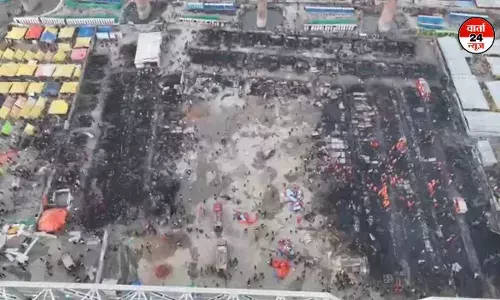 प्रयागराज महाकुंभ में सेक्टर 19 के शिविरों में भीषण आग, सिलेंडर फटने से 18 टेंट जलकर खाक प्रयागराज महाकुंभ में सेक्टर 19 के शिविरों में भीषण आग, सिलेंडर फटने से 18 टेंट जलकर खाक