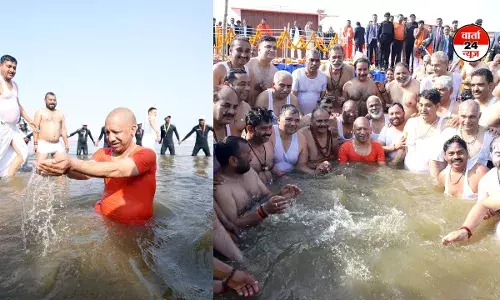 सीएम योगी और मंत्रियों ने संगम में लगाई डुबकी, महाकुंभ में पूजा-अर्चना की सीएम योगी और मंत्रियों ने संगम में लगाई डुबकी, महाकुंभ में पूजा-अर्चना की