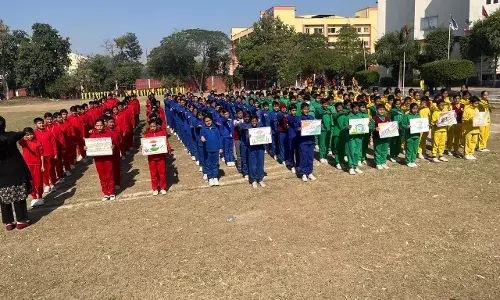 15वें राष्ट्रीय मतदाता दिवस पर शिक्षकों और छात्र एवं छात्राओं को मतदाता शपथ दिलवाई 15वें राष्ट्रीय मतदाता दिवस पर शिक्षकों और छात्र एवं छात्राओं को मतदाता शपथ दिलवाई