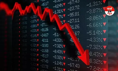 सेंसेक्स में 800 अंकों की गिरावट, निफ्टी 22,900 से नीचे फिसला