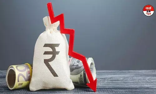 व्यापार युद्ध की चिंताओं के बीच रुपया सबसे निचले स्तर पर, बाजार में गिरावट व्यापार युद्ध की चिंताओं के बीच रुपया सबसे निचले स्तर पर, बाजार में गिरावट