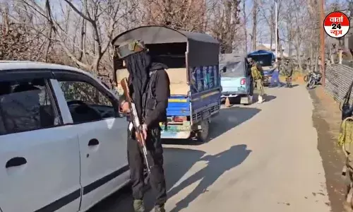 कुलगाम में पूर्व सैनिक की आतंकियों ने की हत्या, पत्नी और बेटी घायल, सेना का सर्च ऑपरेशन जारी कुलगाम में पूर्व सैनिक की आतंकियों ने की हत्या, पत्नी और बेटी घायल, सेना का सर्च ऑपरेशन जारी