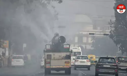 दिल्ली की हवा फिर हुई प्रदूषित, 17 इलाकों में एक्यूआई 300 के पार दिल्ली की हवा फिर हुई प्रदूषित, 17 इलाकों में एक्यूआई 300 के पार