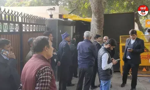 केजरीवाल के घर पहुंची ACB की टीम, AAP की लीगल टीम ने कहा- बिना नोटिस आए हैं केजरीवाल के घर पहुंची ACB की टीम, AAP की लीगल टीम ने कहा- बिना नोटिस आए हैं