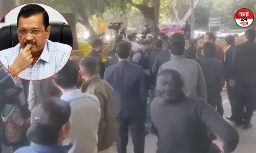 केजरीवाल के घर से वापस लौटी ACB की टीम, केजरीवाल को नोटिस देकर पूछे पांच सवाल, जानें क्या? केजरीवाल के घर से वापस लौटी ACB की टीम, केजरीवाल को नोटिस देकर पूछे पांच सवाल, जानें क्या?