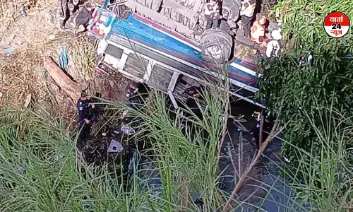 ग्वाटेमाला में भीषण सड़क हादसा: पुल से गिरी बस, 40 की मौत