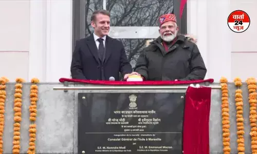 प्रधानमंत्री मोदी और राष्ट्रपति मैक्रों ने भारतीय सैनिकों को श्रद्धांजलि अर्पित की प्रधानमंत्री मोदी और राष्ट्रपति मैक्रों ने भारतीय सैनिकों को श्रद्धांजलि अर्पित की