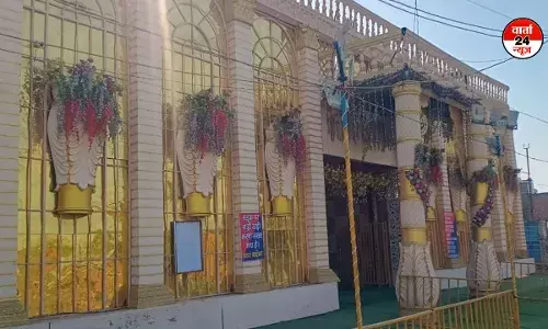 बाइक सवार दो बदमाश ने पता पूछने के बहाने दुल्हन के पिता से पैसों से भरा बैग छीना, हुआ फरार बाइक सवार दो बदमाश ने पता पूछने के बहाने दुल्हन के पिता से पैसों से भरा बैग छीना, हुआ फरार