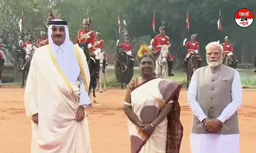 राष्ट्रपति भवन में कतर के अमीर का औपचारिक स्वागत, पीएम मोदी भी मौजूद रहे राष्ट्रपति भवन में कतर के अमीर का औपचारिक स्वागत, पीएम मोदी भी मौजूद रहे
