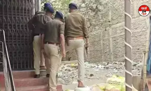 घर में घुसे अपराधी, बड़ी घटना को देने वाले थे अंजाम, एनकाउंटर में मारे जाने के डर से किया सरेंडर घर में घुसे अपराधी, बड़ी घटना को देने वाले थे अंजाम, एनकाउंटर में मारे जाने के डर से किया सरेंडर