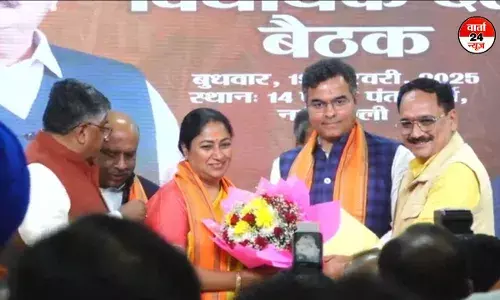 रेखा गुप्ता का शपथ ग्रहण आज, कहा— मैं शीशमहल में नहीं रहूंगी रेखा गुप्ता का शपथ ग्रहण आज, कहा— मैं शीशमहल में नहीं रहूंगी