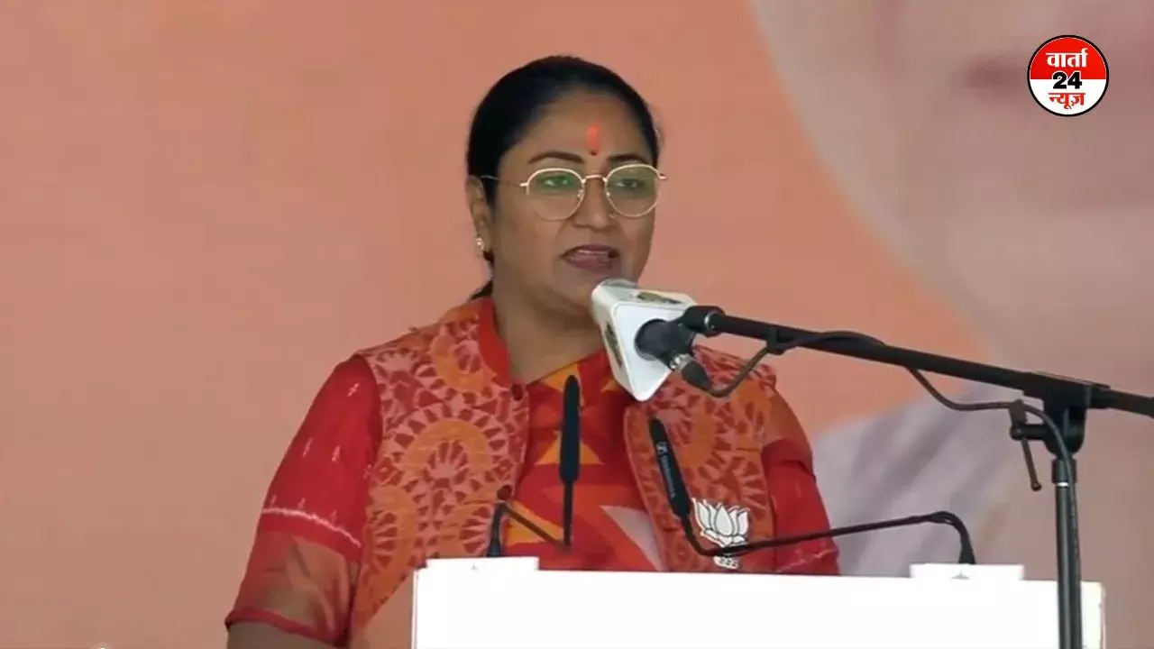 रेखा गुप्ता ने दिल्ली की मुख्यमंत्री पद की शपथ लीं, पीएम मोदी और अमित शाह रहे मौजूद रेखा गुप्ता ने दिल्ली की मुख्यमंत्री पद की शपथ लीं, पीएम मोदी और अमित शाह रहे मौजूद