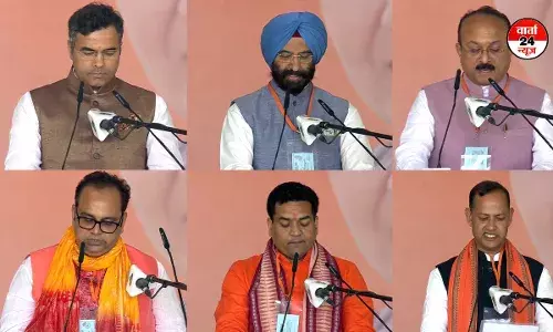 रेखा गुप्ता की सरकार के छह मंत्रियों ने ली शपथ, जानें कौन-कौन? रेखा गुप्ता की सरकार के छह मंत्रियों ने ली शपथ, जानें कौन-कौन?