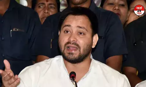 पीएम के बिहार दौरे पर सियासत गरमाई, तेजस्वी ने कसा तंज, जानें क्या बोले पीएम के बिहार दौरे पर सियासत गरमाई, तेजस्वी ने कसा तंज, जानें क्या बोले