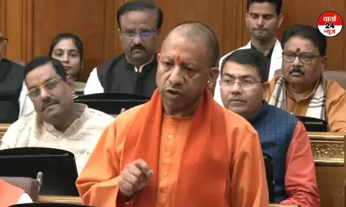 योगी का दावा: यूपी में बिना भेदभाव जनता को मिल रही सहायता राशि, हर जिले में बन रहे मेडिकल कॉलेज योगी का दावा: यूपी में बिना भेदभाव जनता को मिल रही सहायता राशि, हर जिले में बन रहे मेडिकल कॉलेज