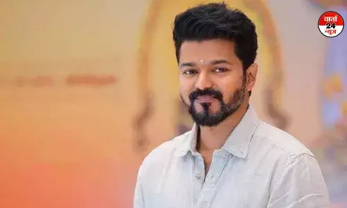 तमिलनाडु में हिंदी थोपने को लेकर सियासी घमासान, अभिनेता विजय ने भाजपा और डीएमके दोनों को कहा- किंडरगार्टन के बच्चों की तरह लड़ाई! तमिलनाडु में हिंदी थोपने को लेकर सियासी घमासान, अभिनेता विजय ने भाजपा और डीएमके दोनों को कहा- किंडरगार्टन के बच्चों की तरह लड़ाई!