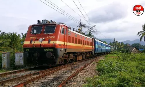 महाकुंभ के बाद अब होली को लेकर ट्रेनें हो रही हैं फुल! जानें पूर्वांचल जाने वाली रेलों का हाल महाकुंभ के बाद अब होली को लेकर ट्रेनें हो रही हैं फुल! जानें पूर्वांचल जाने वाली रेलों का हाल