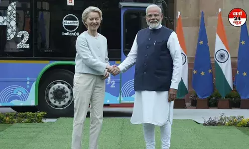 भारत-यूरोपीय संघ साझेदारी को लेकर पीएम मोदी और यूरोपीय आयोग की अध्यक्ष की बैठक, लिए गए कई निर्णय भारत-यूरोपीय संघ साझेदारी को लेकर पीएम मोदी और यूरोपीय आयोग की अध्यक्ष की बैठक, लिए गए कई निर्णय