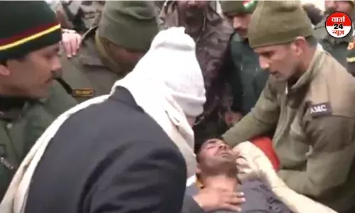 CM पुष्कर सिंह धामी ने किया हवाई सर्वेक्षण, भर्ती घायल बीआरओ कर्मियों से की मुलाकात CM पुष्कर सिंह धामी ने किया हवाई सर्वेक्षण, भर्ती घायल बीआरओ कर्मियों से की मुलाकात