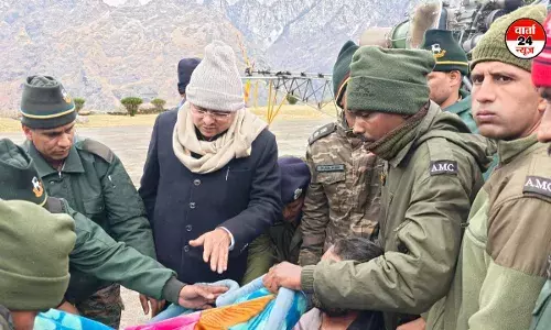 उत्तराखंड हिमस्खलन में एक मजदूर की मौत, 2-3 की हालत गंभीर, 6 अब भी लापता उत्तराखंड हिमस्खलन में एक मजदूर की मौत, 2-3 की हालत गंभीर, 6 अब भी लापता