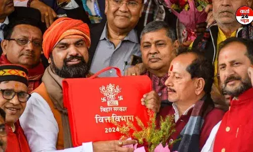 बिहार में चुनाव से पहले अंतिम बजट पेश, शिक्षा,महिला, स्वास्थ्य और कृषि पर फोकस