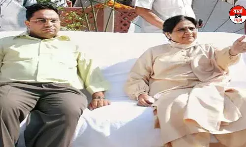 मायावती ने आकाश के बाद, भाई आनंद कुमार को नेशनल कॉर्डिनेटर पद से हटाया, जानें क्या कहा ? मायावती ने आकाश के बाद, भाई आनंद कुमार को नेशनल कॉर्डिनेटर पद से हटाया, जानें क्या कहा ?