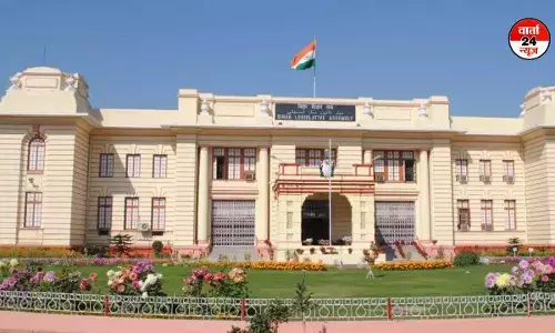 बिहार विधानसभा सत्र में हंगामा! विपक्ष ने महिला हिंसा का उठाया मुद्दा, सीएम नीतीश ने हाथ जोड़कर कहा- बैठ जाइए बिहार विधानसभा सत्र में हंगामा! विपक्ष ने महिला हिंसा का उठाया मुद्दा, सीएम नीतीश ने हाथ जोड़कर कहा- बैठ जाइए