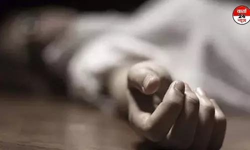 दिल्ली में भारतीय विदेश सेवा के युवा अधिकारी ने इमारत से लगाई छलांग, घर पर नहीं थी पत्नी दिल्ली में भारतीय विदेश सेवा के युवा अधिकारी ने इमारत से लगाई छलांग, घर पर नहीं थी पत्नी