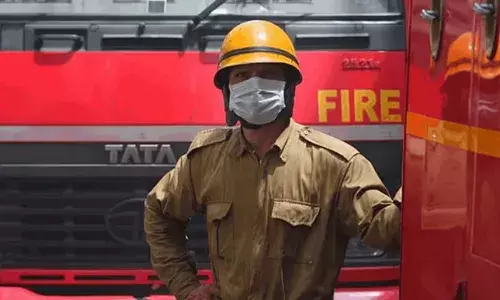 आनंद विहार स्थित झुग्गी में आग लगने से तीन लोगों की मौत हुई